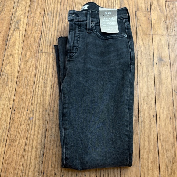 Madewell Black Mid-Rise Kick Out Jeans - Picture 5 of 8